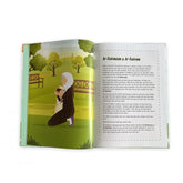 Groen park scène met meisje in hijab en thee uit een mooi namen van Allah kinderboek